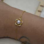 Load image into Gallery viewer, The Floret Pearl Bracelet