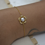 Load image into Gallery viewer, The Floret Pearl Bracelet
