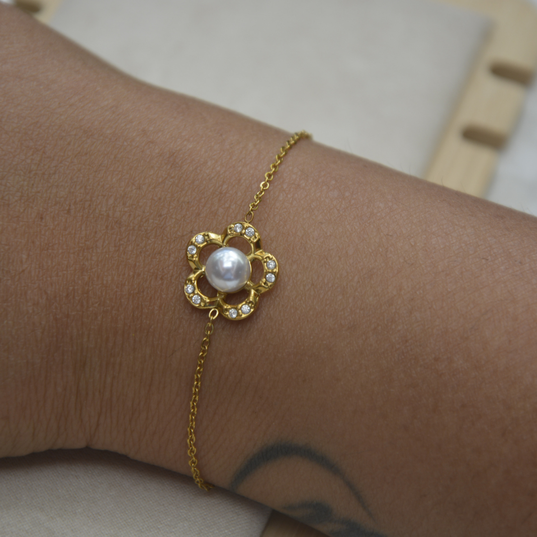 The Floret Pearl Bracelet