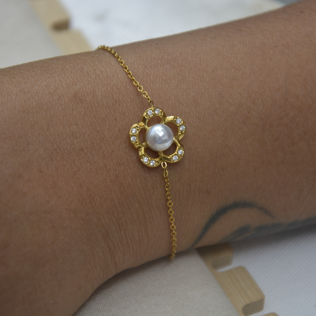 The Floret Pearl Bracelet