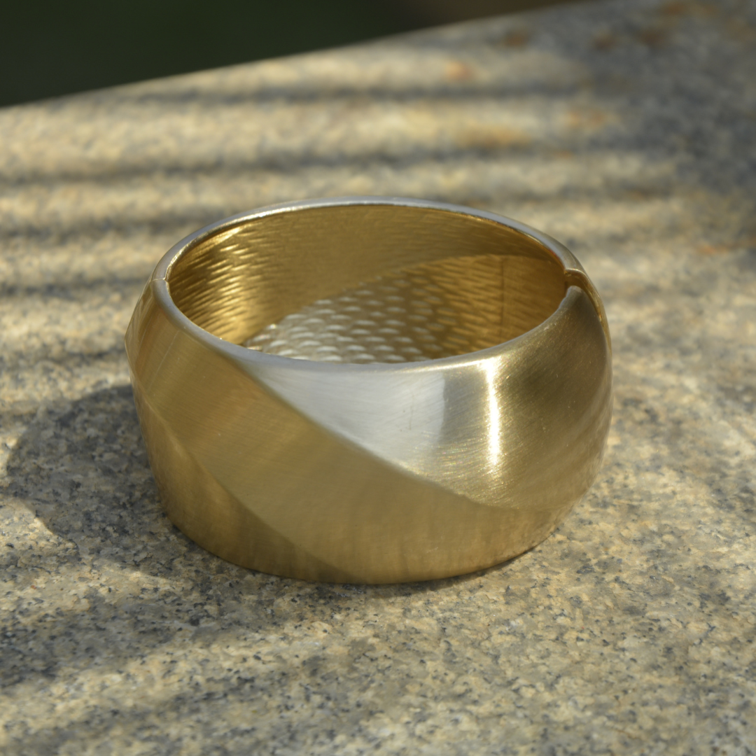 Astra Sculpt Bangle – 18K Gold Plated