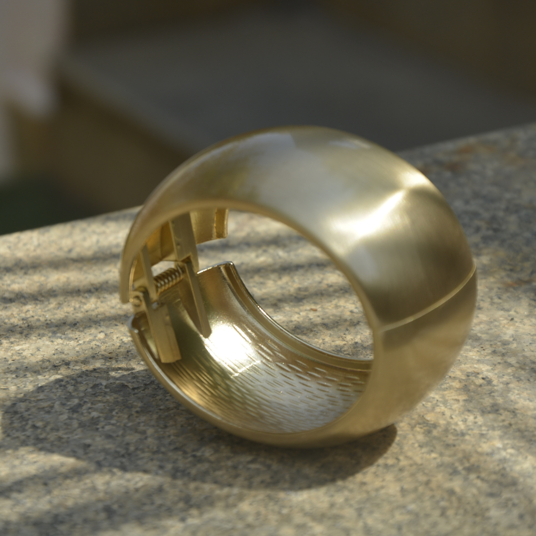 Élan Dome Bangle – 18K Gold Plated