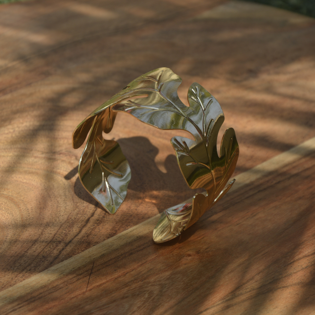 VERDÉA Leaf Cuff – 18K Gold Plated