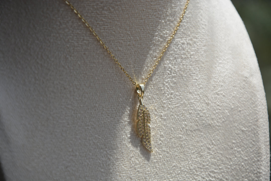 18K Feather pendant necklace