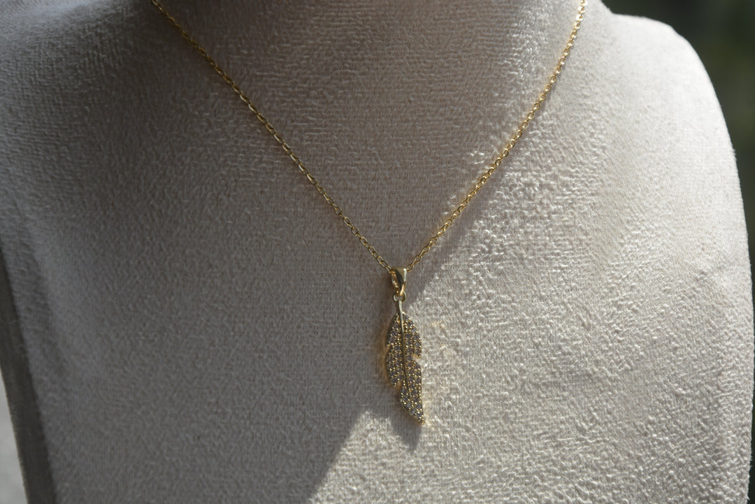 18K Feather pendant necklace