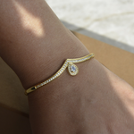 Load image into Gallery viewer, Gold rhinestone bracelet