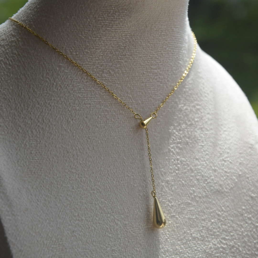18K Water droplet pendant necklace