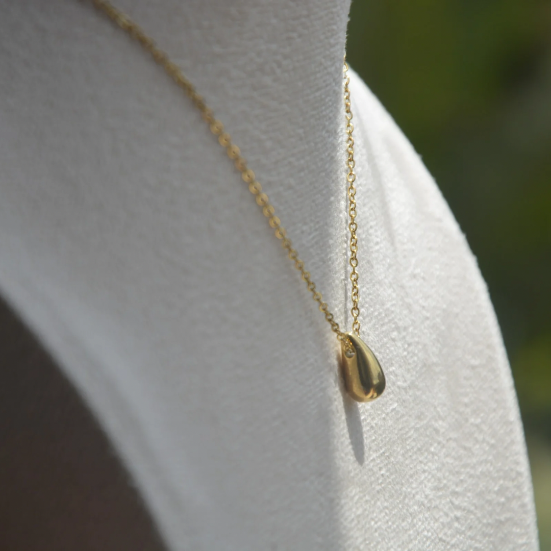 18K Tear Drop pendant necklace
