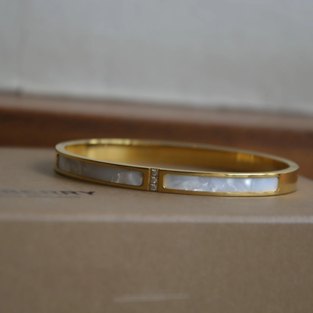 18K White gold accent bracelet