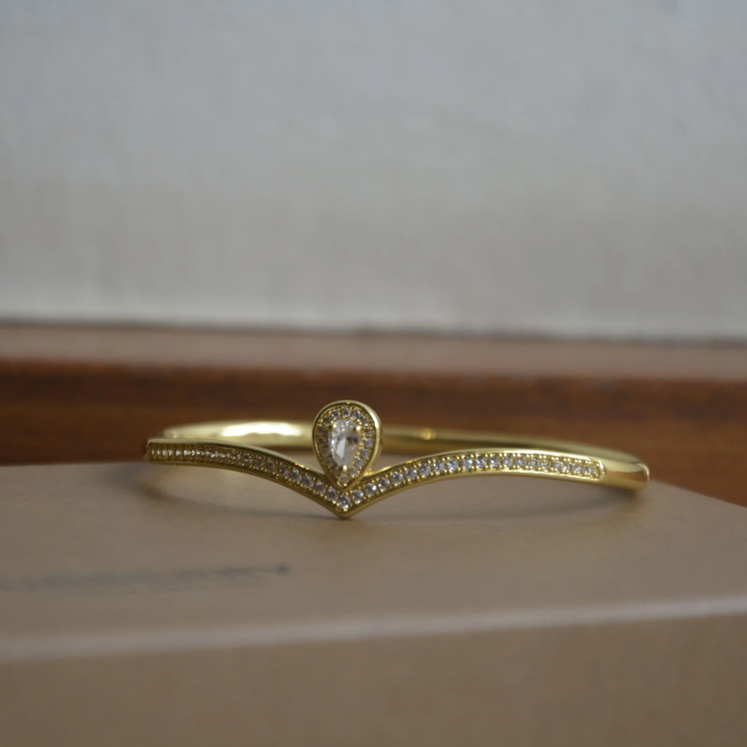 Gold rhinestone bracelet